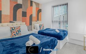 Modern 2-Bed Apartment - Central Birmingham - Sleeps 6